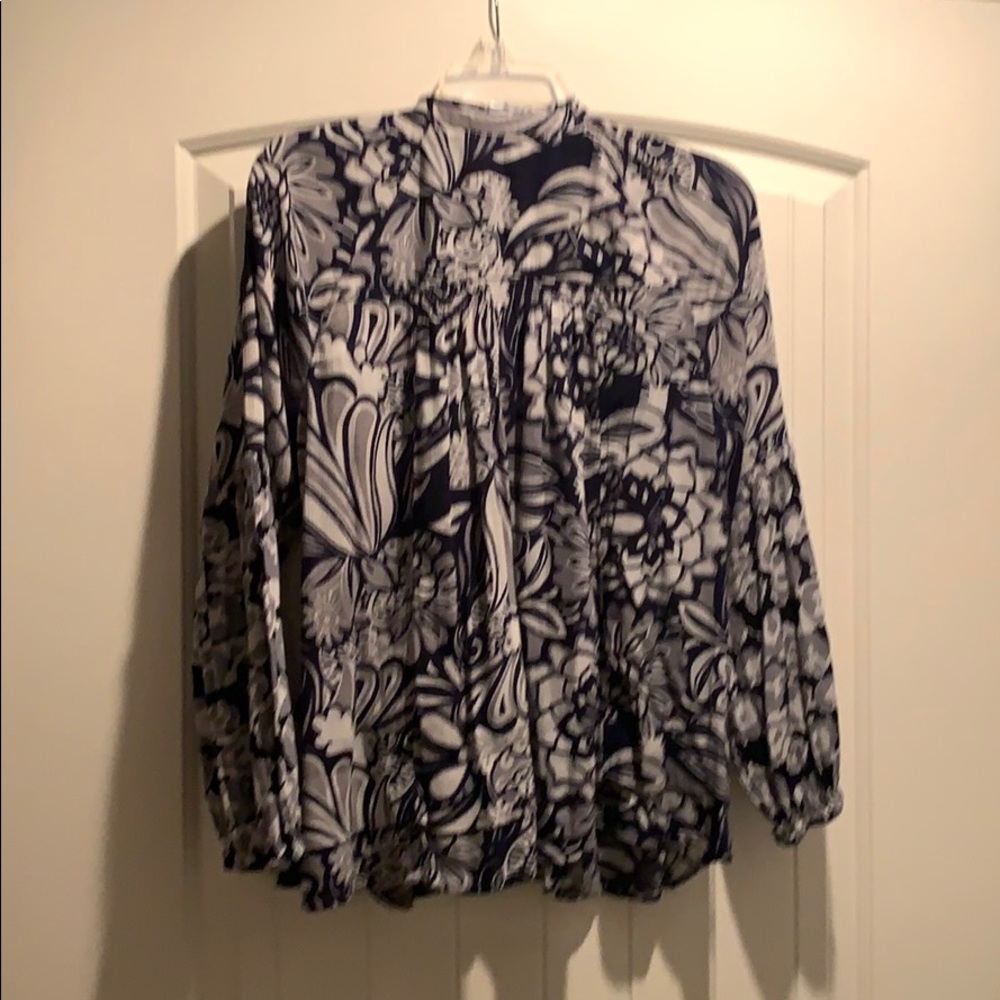 Flowy button down top - Picture 5 of 5